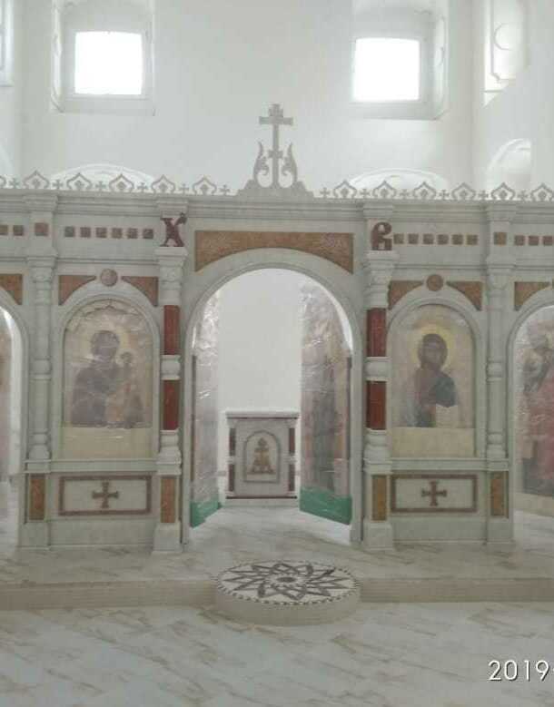 Иконостас в храме в честь апостола Иоанна Богослова в Андреевском ставропигиальном мужском монастыре г. Москва.